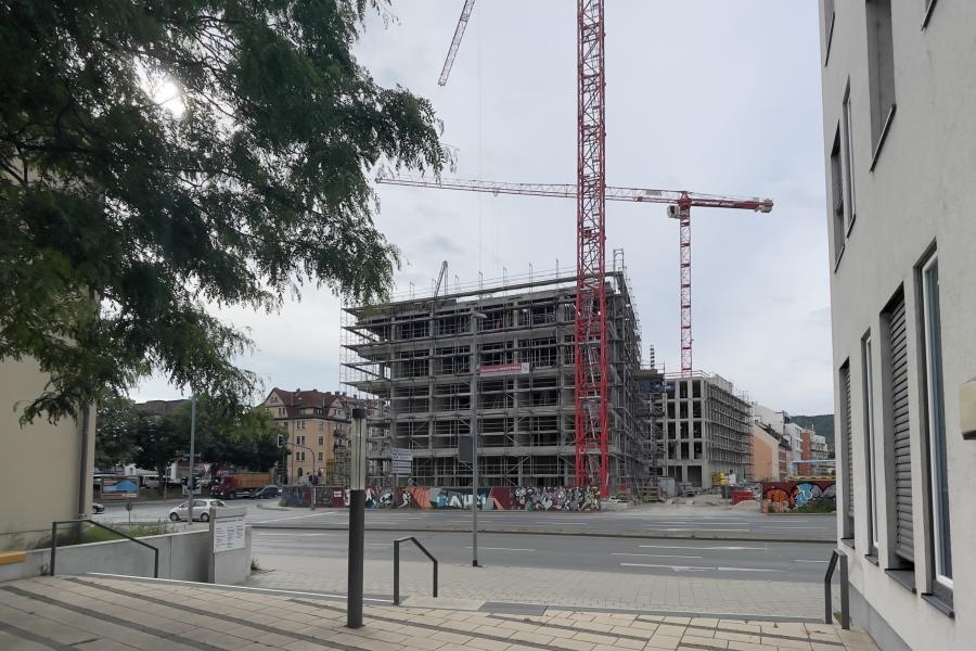 Blick auf die Baustelle am Inselplatz-Campus