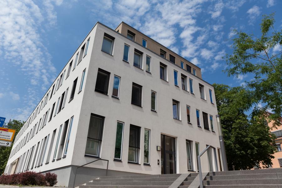 Gebäude