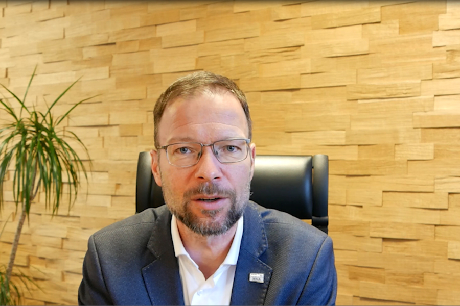 OB Thomas Nitzsche spricht in die Kamera