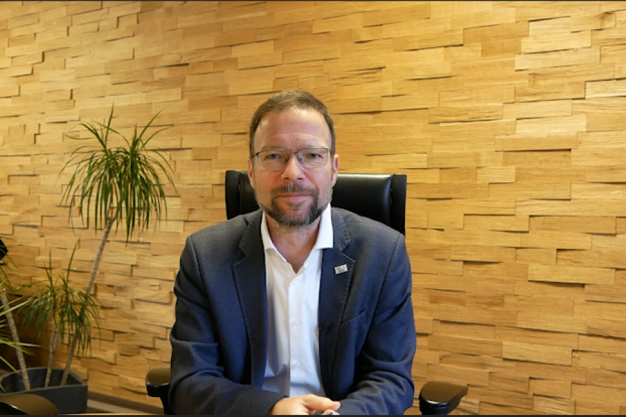 Der OB während der Aufnahme der Video-Botschaft.