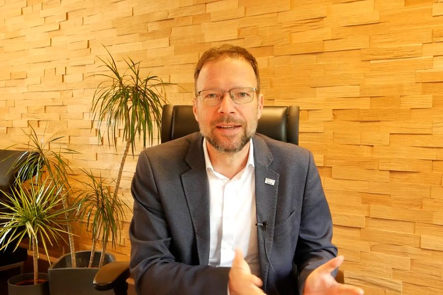 OB Thomas Nitzsche während seiner Videobotschaft.