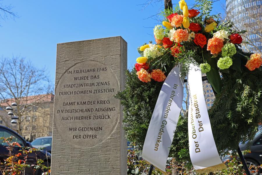 Gedenkstele mit Krank