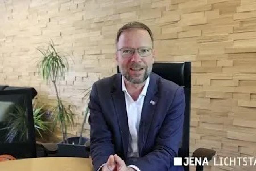 OB Thomas Nitzsche spricht in die Kamera