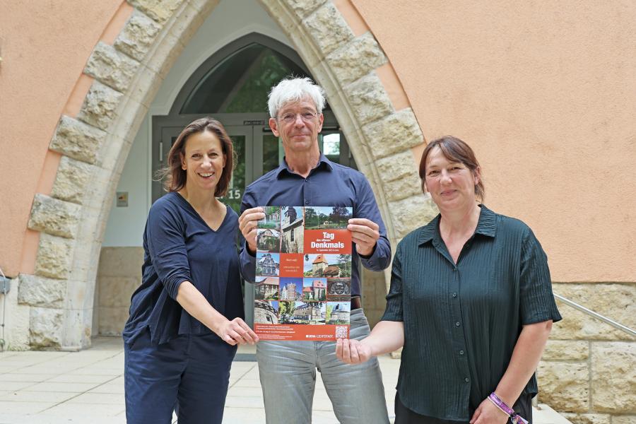 3 Personen präsentieren das Programm zum Tag des offenen Denkmals 2025