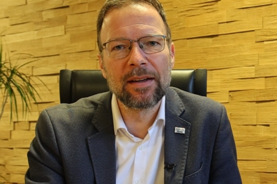 OB Thomas Nitzsche schaut in die Kamera.
