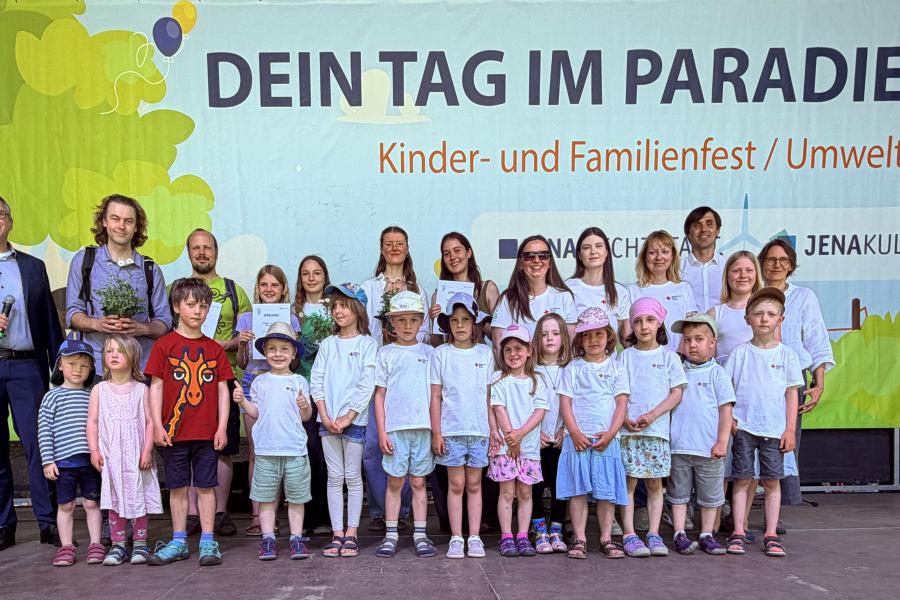 Alle Preisträgerinnen und Preisträger des diesjährigen Kinder- & Jugend-Umweltpreises