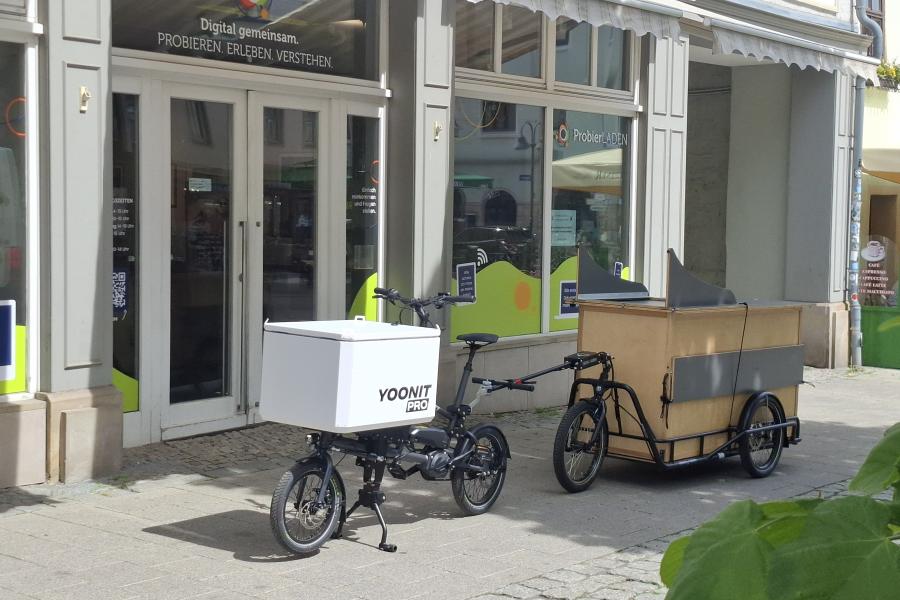 ProbierMobil vor dem Jenaer ProbierLaden.