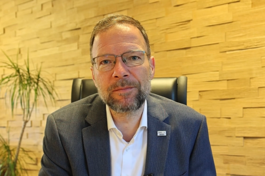 OB Thomas Nitzsche schaut in die Kamera.